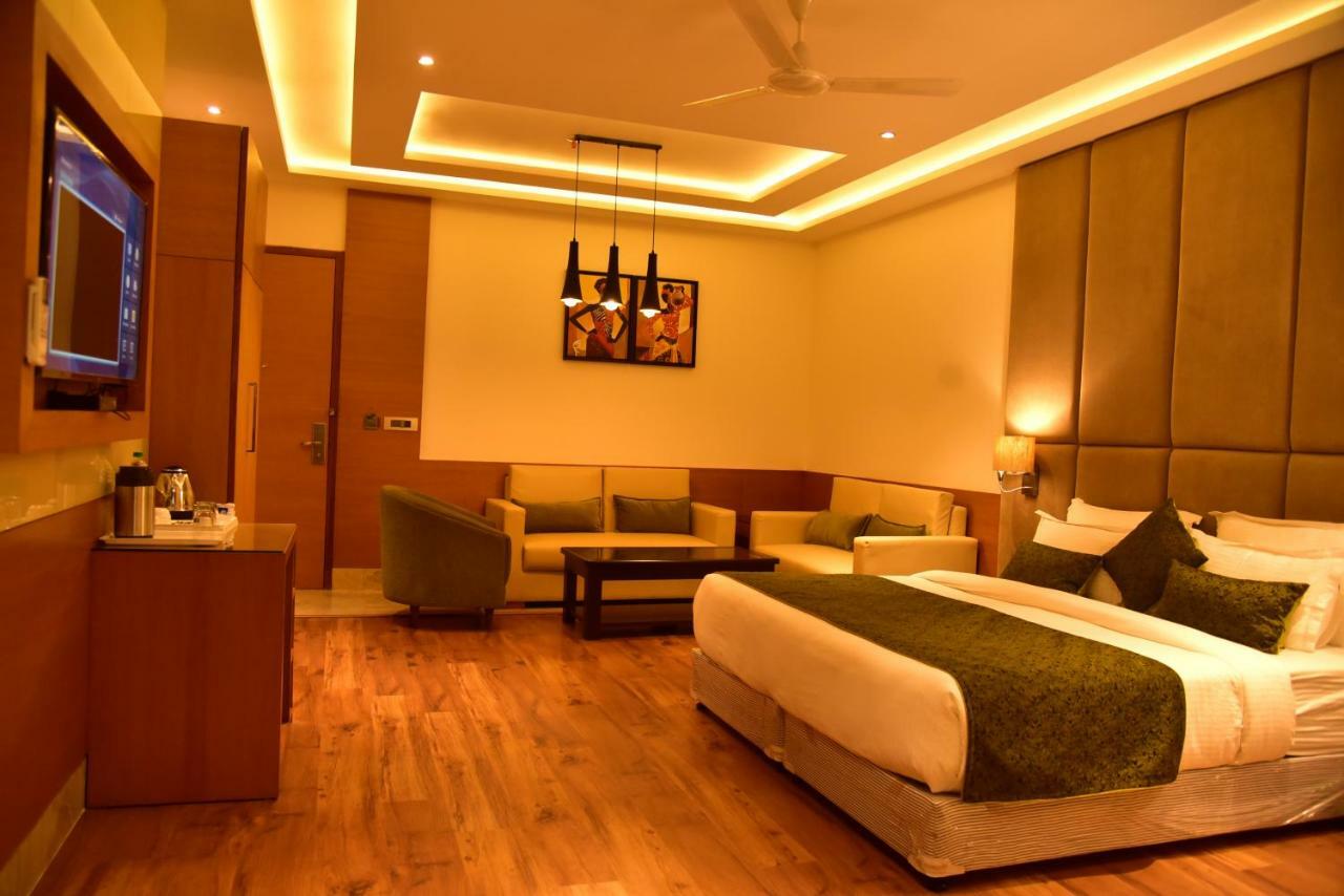 Hotel Orchid Blu Alīgarh Exterior foto
